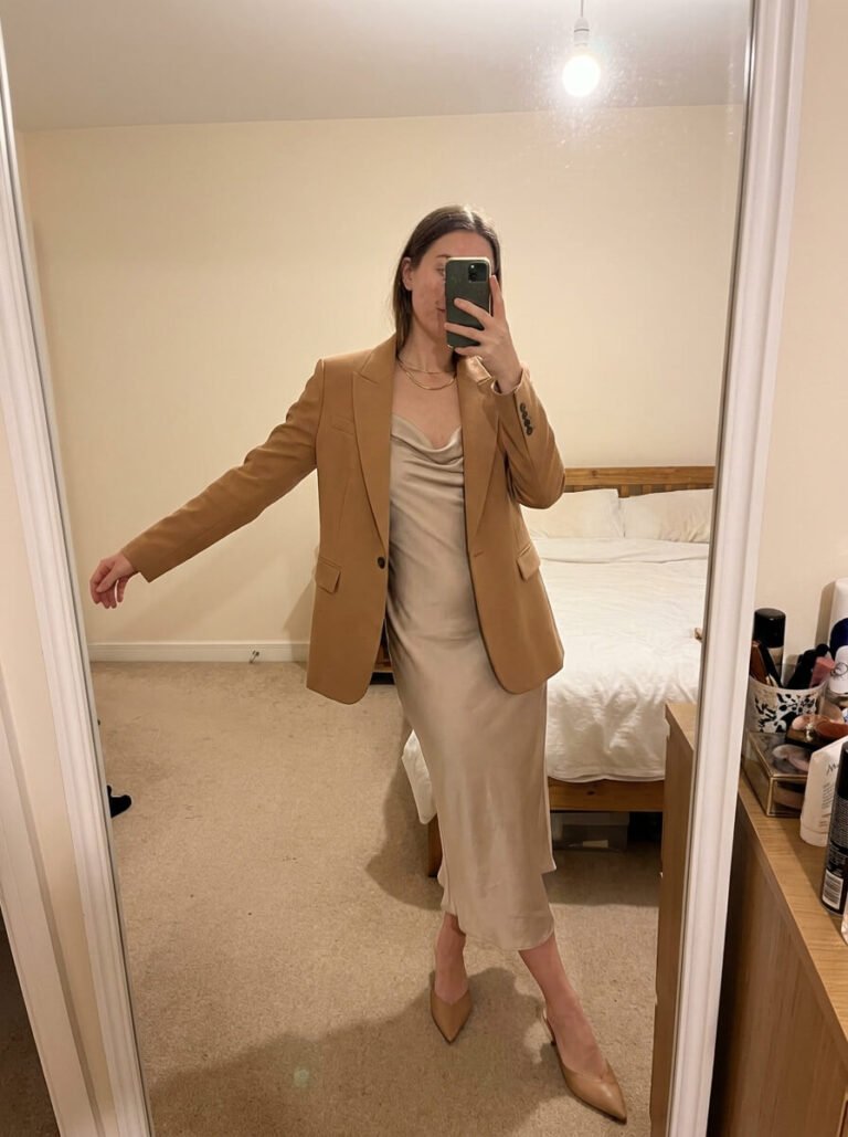 15 Stylish Fall Date Night Outfits For Women In Their 30s (That Actually Work)